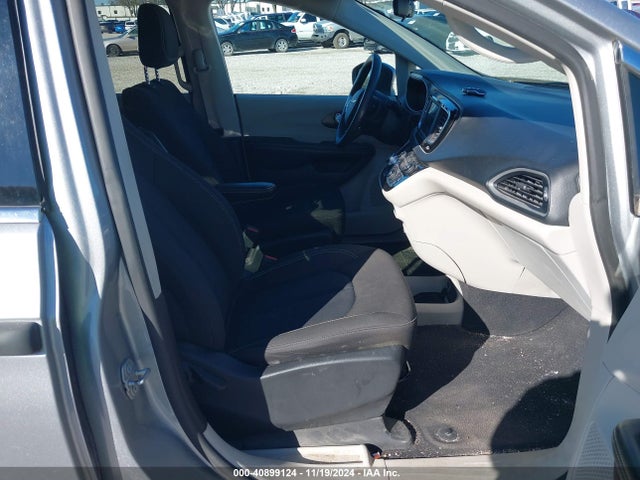 2C4RC1AG6LR236002 Chrysler Voyager L