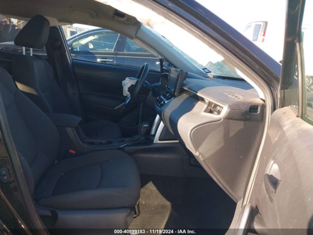 7MUCAAAG2NV033927 Toyota Corolla Cross Le