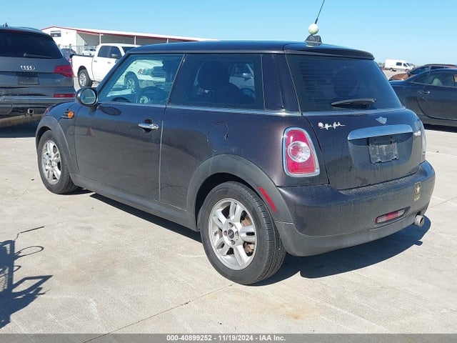 2013 MINI COOPER HARDTOP WMWSU3C56DT682860 Photo 2