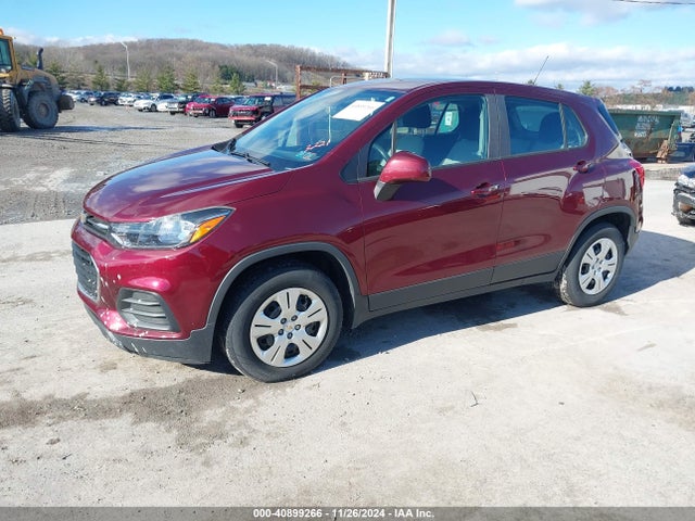 Chevrolet TRAX LS 2017 3GNCJKSB3HL163221 Image 2