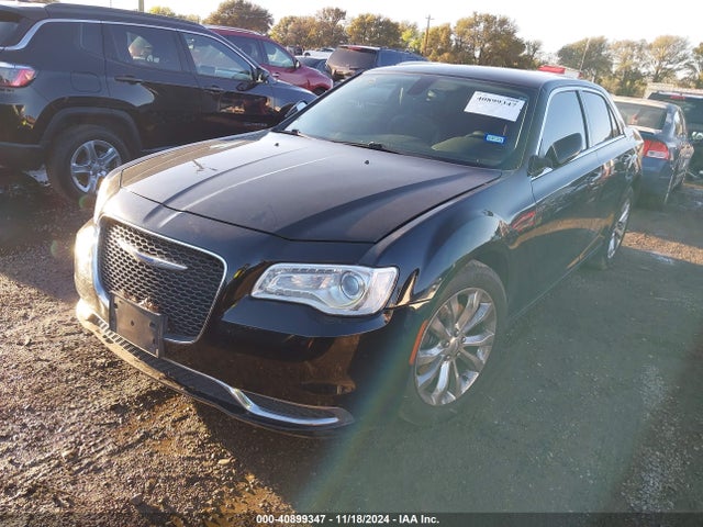 2C3CCARG4JH257965 Chrysler 300 Touring L Awd