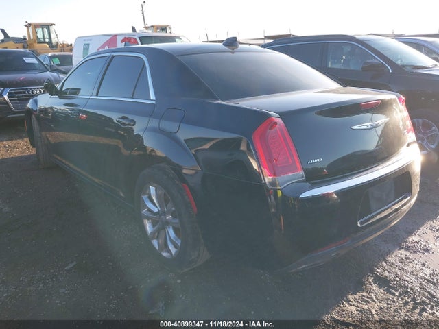 2C3CCARG4JH257965 Chrysler 300 Touring L Awd