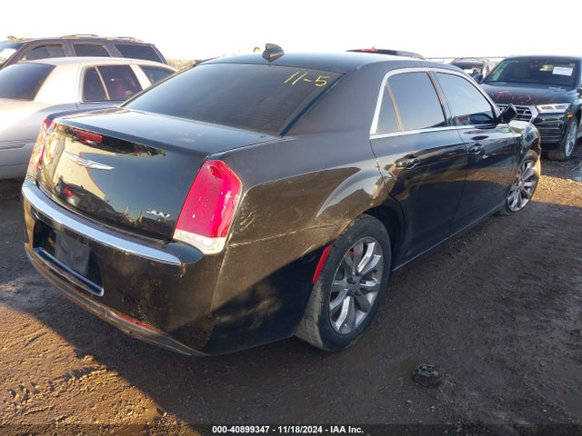 2C3CCARG4JH257965 Chrysler 300 Touring L Awd
