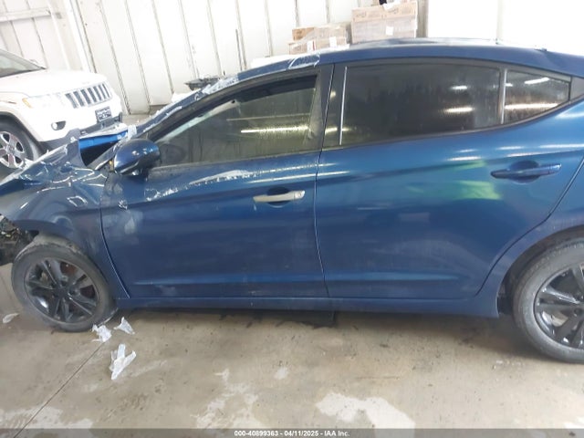 5NPD84LF8HH010372 Hyundai ELANTRA SE
