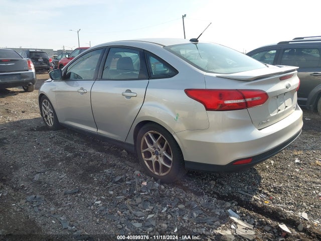 Ford FOCUS SE 2015 1FADP3F24FL302511 Image 3