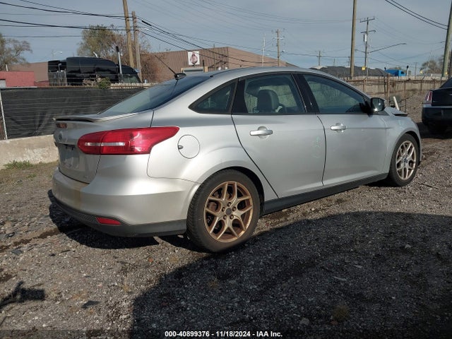 Ford FOCUS SE 2015 1FADP3F24FL302511 Image 4