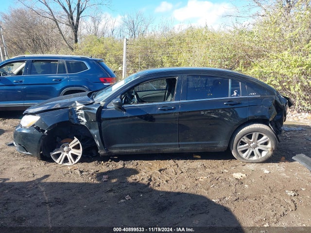 1C3CCBBB8EN119007 Chrysler 200 Touring