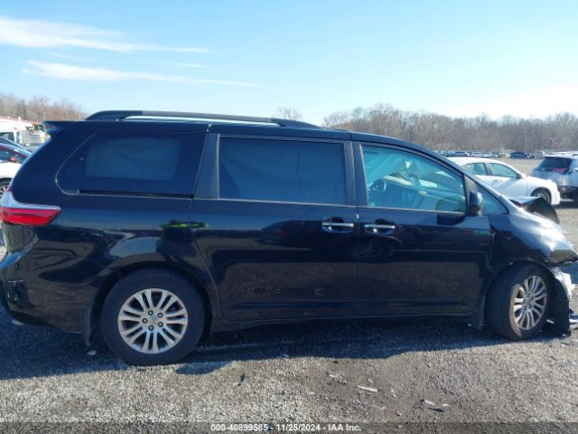 5TDYK3DC3GS697173 Toyota Sienna Xle 8 Passenger