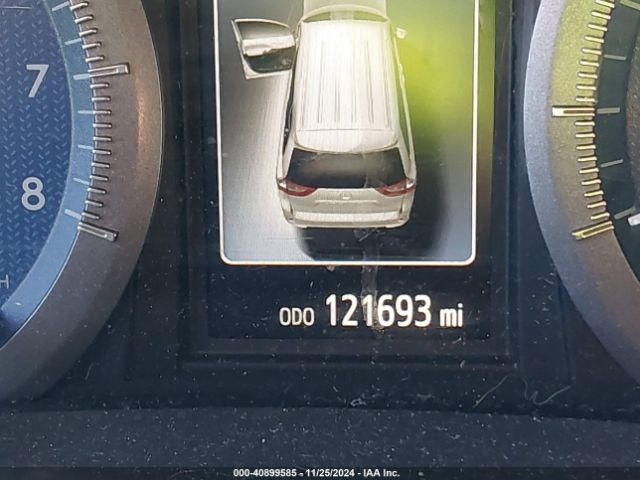 5TDYK3DC3GS697173 Toyota Sienna Xle 8 Passenger