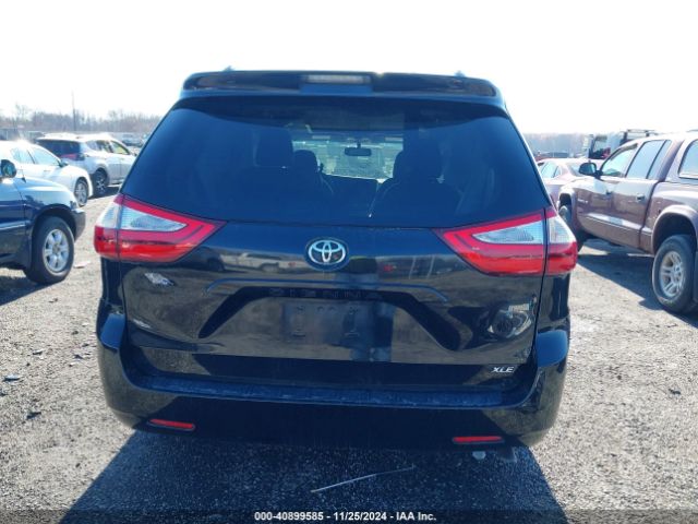 5TDYK3DC3GS697173 Toyota Sienna Xle 8 Passenger