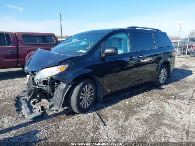 5TDYK3DC3GS697173 Toyota Sienna Xle 8 Passenger