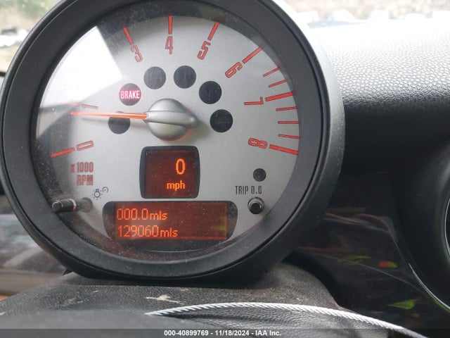 2011 MINI COOPER S WMWSV3C55BTY20611 Photo 6