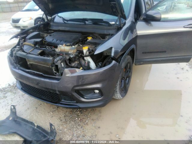 1C4PJMLB1KD372586 Jeep Cherokee Altitude 4x4