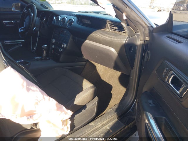 1FA6P8AM6F5365824 Ford Mustang V6