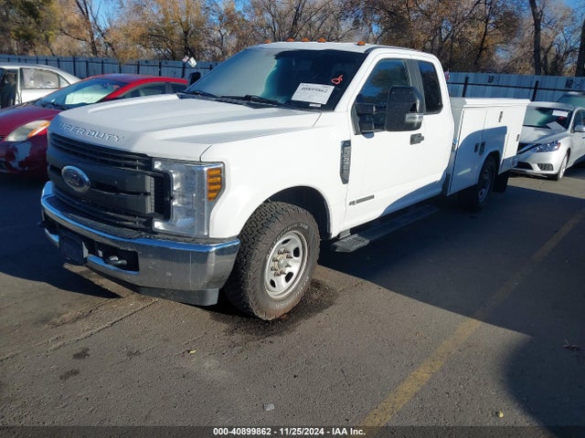 Ford F-350 Chassis Xl 2019 1FD7X3ET4KED15710 Image 2