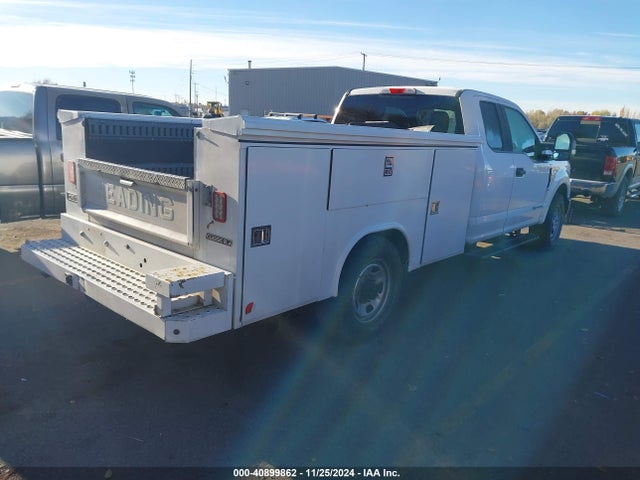 Ford F-350 Chassis Xl 2019 1FD7X3ET4KED15710 Image 4