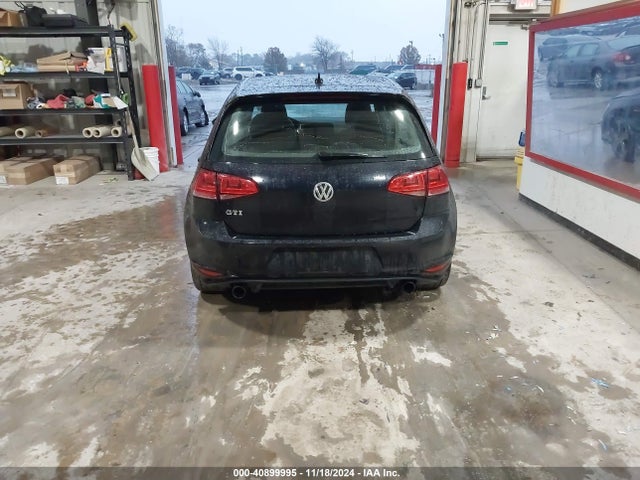 3VW5T7AU2FM076765 Volkswagen Golf Gti 2.0t S 4-door