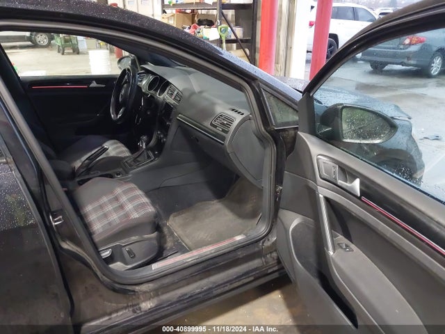3VW5T7AU2FM076765 Volkswagen Golf Gti 2.0t S 4-door