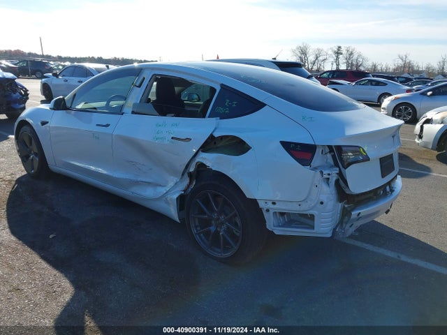 2022 TESLA MODEL 3 5YJ3E1EB6NF248812 Photo 2