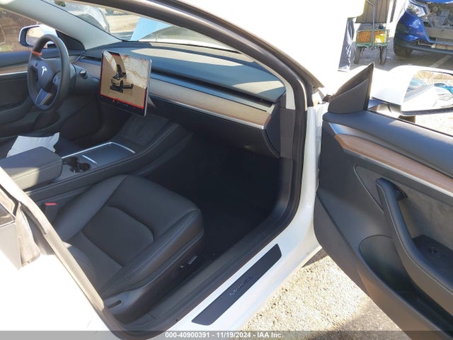2022 TESLA MODEL 3 5YJ3E1EB6NF248812 Photo 4