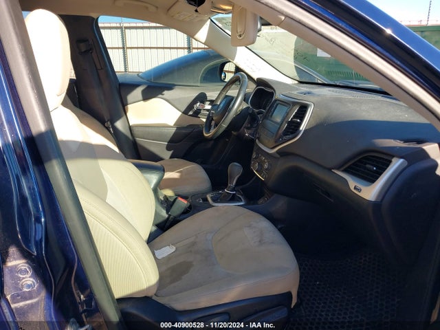 1C4PJLAS5GW272919 Jeep Cherokee Sport