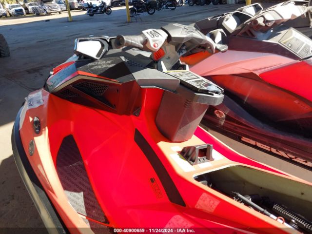 2017 SEADOO SEADOO YDV23103C717      Photo 4