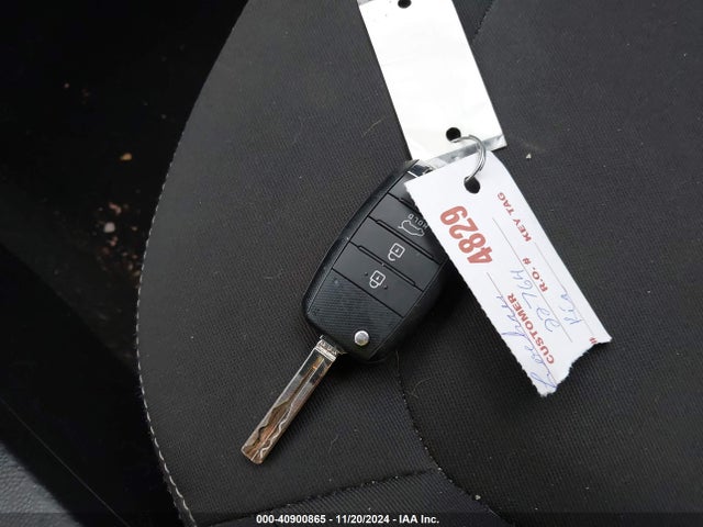 KIA Soul 2017 KNDJN2A22H7436045 Image 11