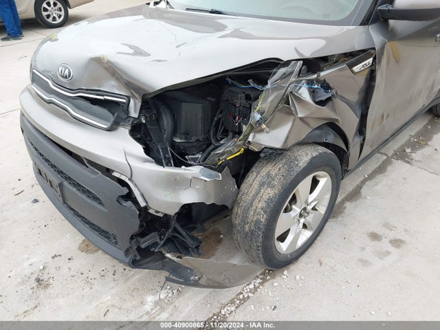 KIA Soul 2017 KNDJN2A22H7436045 Image 6