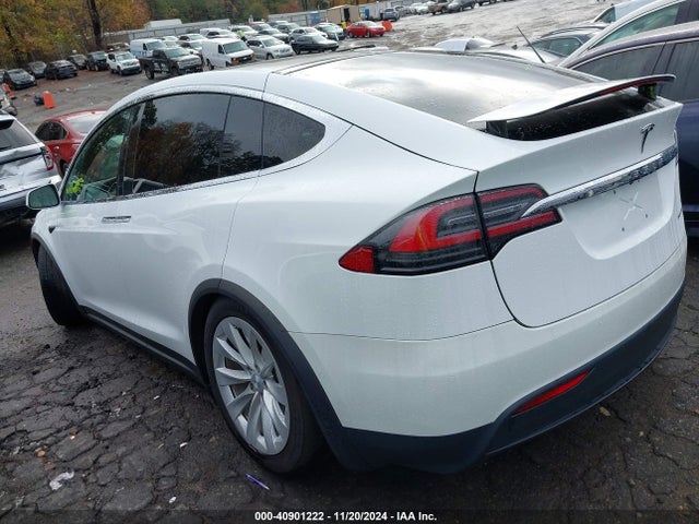 2020 TESLA MODEL X 5YJXCDE22LF301401 Photo 2