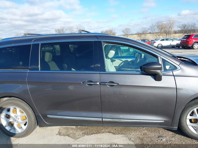 Chrysler Pacifica Touring L 2018 2C4RC1BG2JR194522 Image 13
