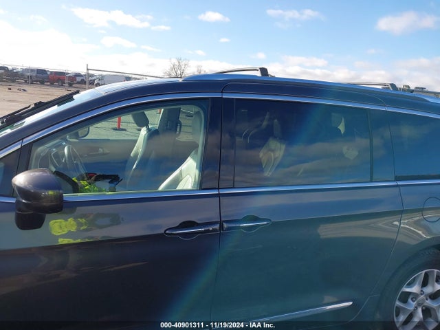 Chrysler Pacifica Touring L 2018 2C4RC1BG2JR194522 Image 14