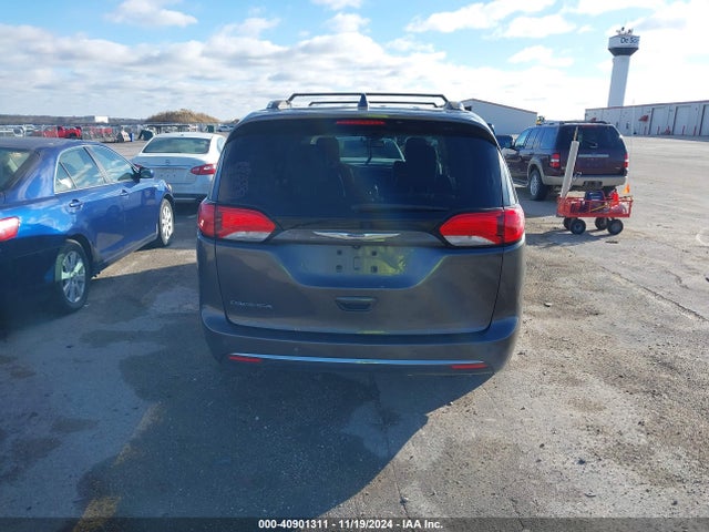 Chrysler Pacifica Touring L 2018 2C4RC1BG2JR194522 Image 16