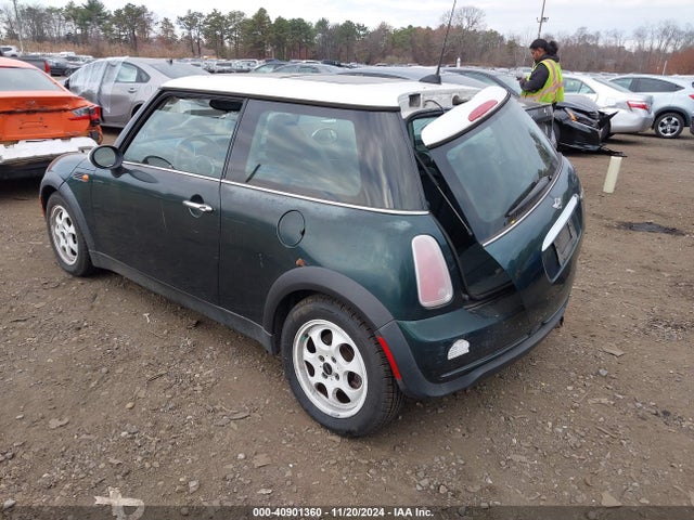 2005 MINI COOPER WMWRC33435TJ63498 Photo 2