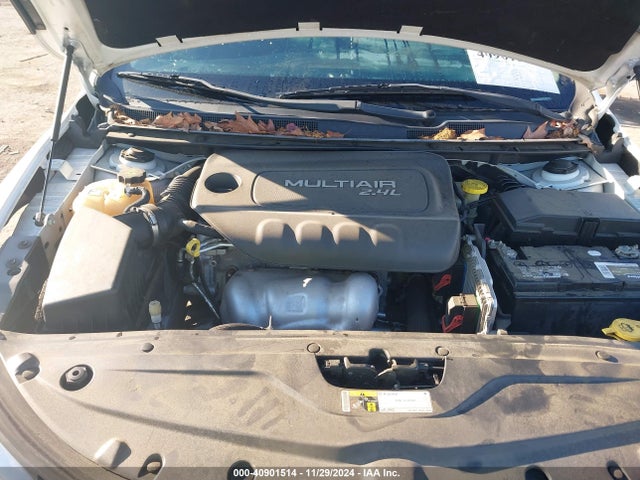 Chrysler 200 Limited 2015 1C3CCCAB4FN534219 Image 10