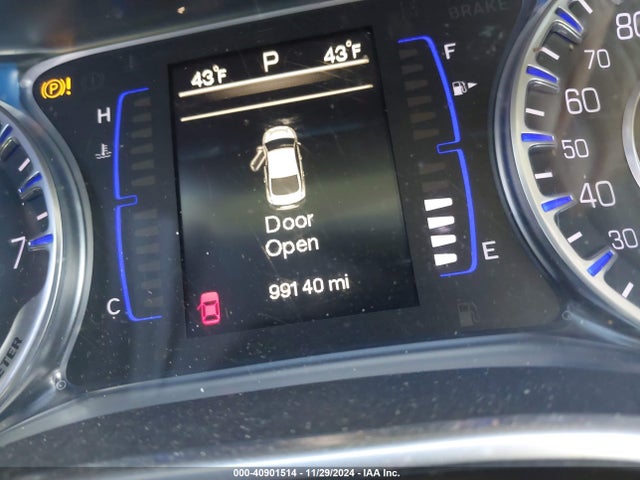 Chrysler 200 Limited 2015 1C3CCCAB4FN534219 Image 15