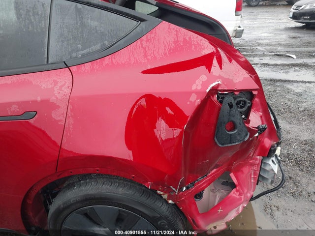2024 TESLA MODEL Y 7SAYGAEE9RF164972 Photo 5