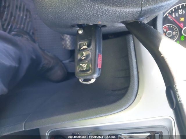1VWAT7A35FC006183 Volkswagen Passat 1.8t Wolfsburg Edition