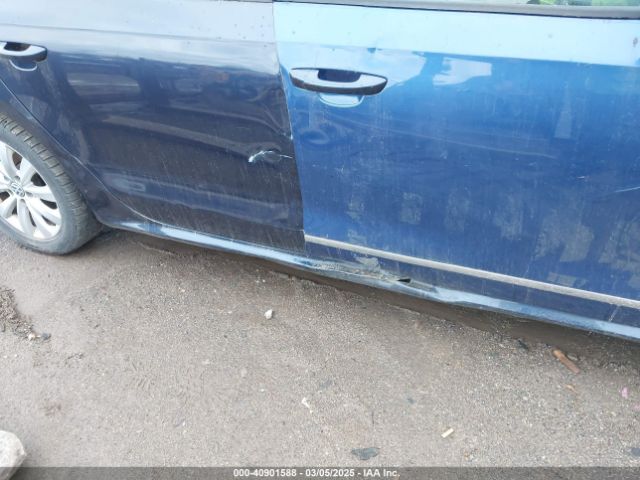 1VWAT7A35FC006183 Volkswagen Passat 1.8t Wolfsburg Edition