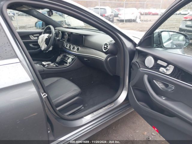 WDDZF4KBXHA231432 Mercedes-Benz E 300 4matic