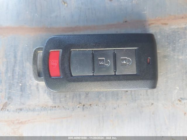 JA4AZ3A36KZ026082 Mitsubishi Outlander Le