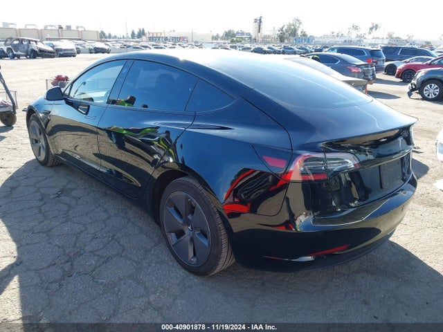 2022 TESLA MODEL 3 5YJ3E1EA2NF376097 Photo 2