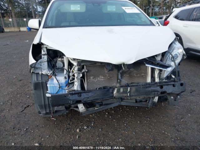 5TDYZ3DC9KS006832 Toyota Sienna Xle 8 Passenger