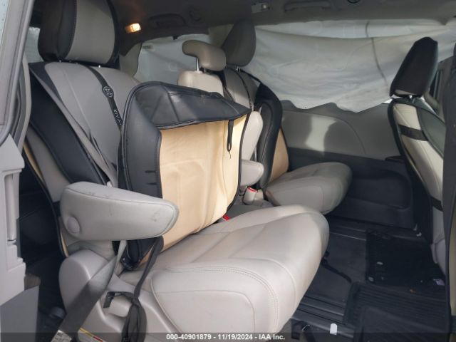 5TDYZ3DC9KS006832 Toyota Sienna Xle 8 Passenger
