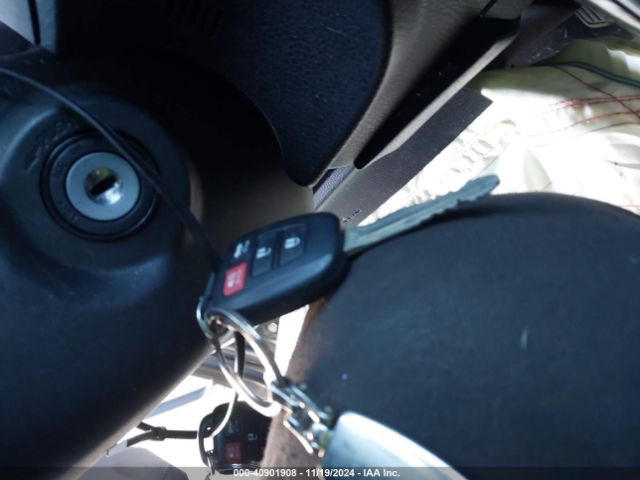 2T1BURHE1HC960463 Toyota COROLLA LE
