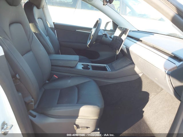 2024 TESLA MODEL Y 7SAYGAEE7RF114717 Photo 4