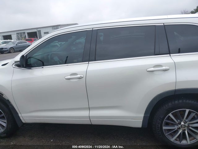 Toyota Highlander Xle 2017 5TDKZRFH5HS517867 Image 14