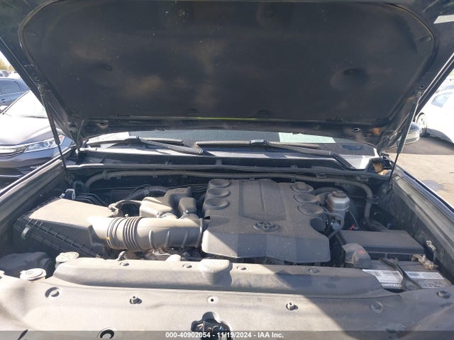 Toyota 4RUNNER SR5 2016 JTEZU5JR4G5117028 Image 10