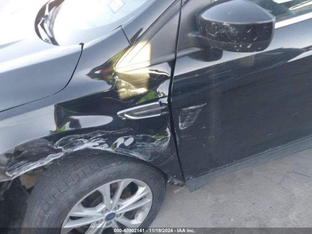 1FMCU0GD6KUC52417 Ford ESCAPE SE