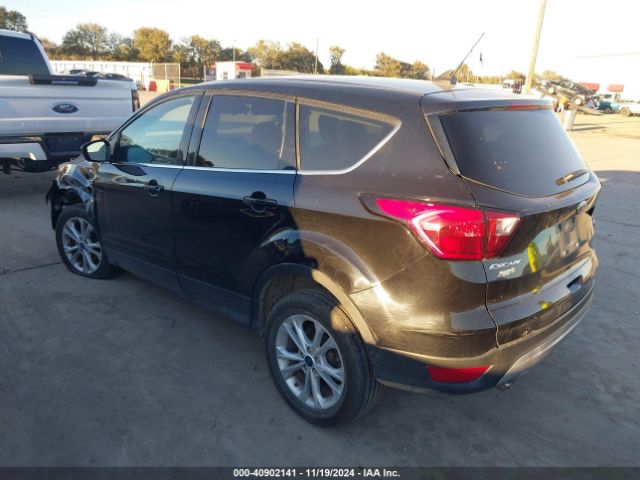 1FMCU0GD6KUC52417 Ford ESCAPE SE