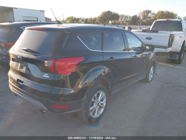 1FMCU0GD6KUC52417 Ford ESCAPE SE